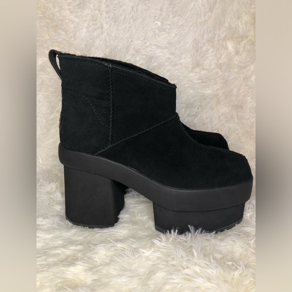 UGG Black Platform Boots size 8 NWOT - Picture 3 of 13